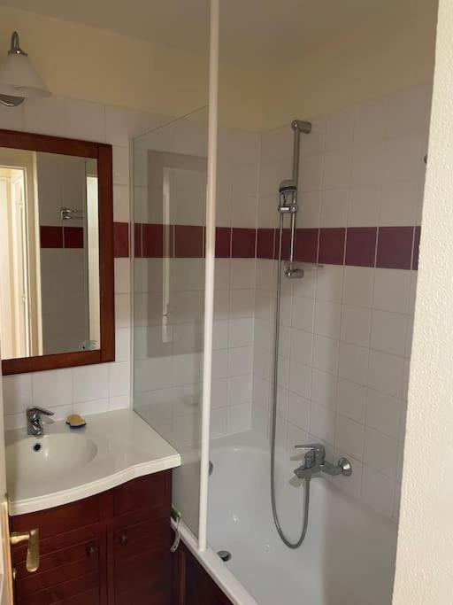 Sejour 4 Personnes - Pays Basque Appartement Uhart-Cize Buitenkant foto